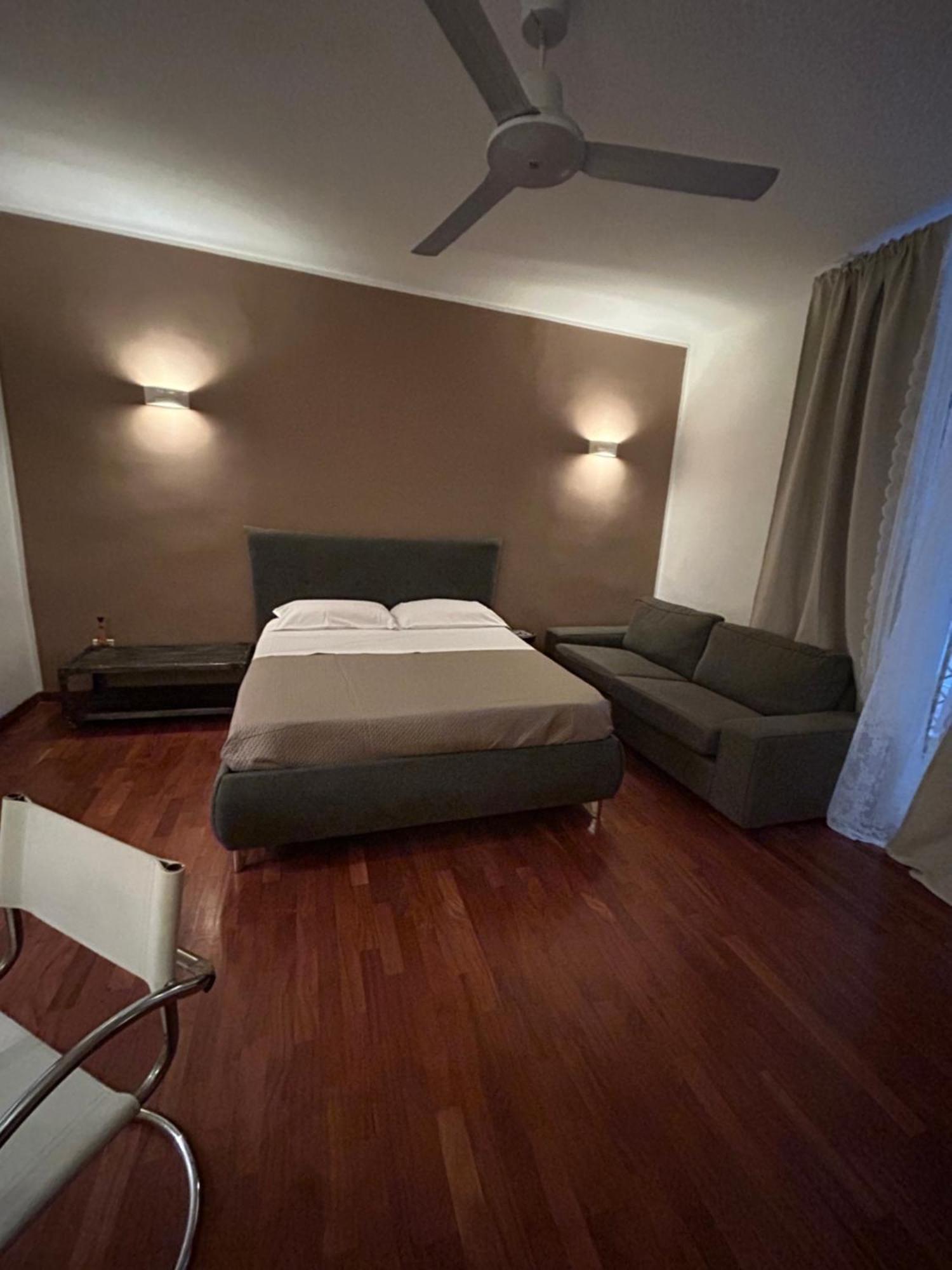 Anni Apartment Chiaia Napoli Bagian luar foto