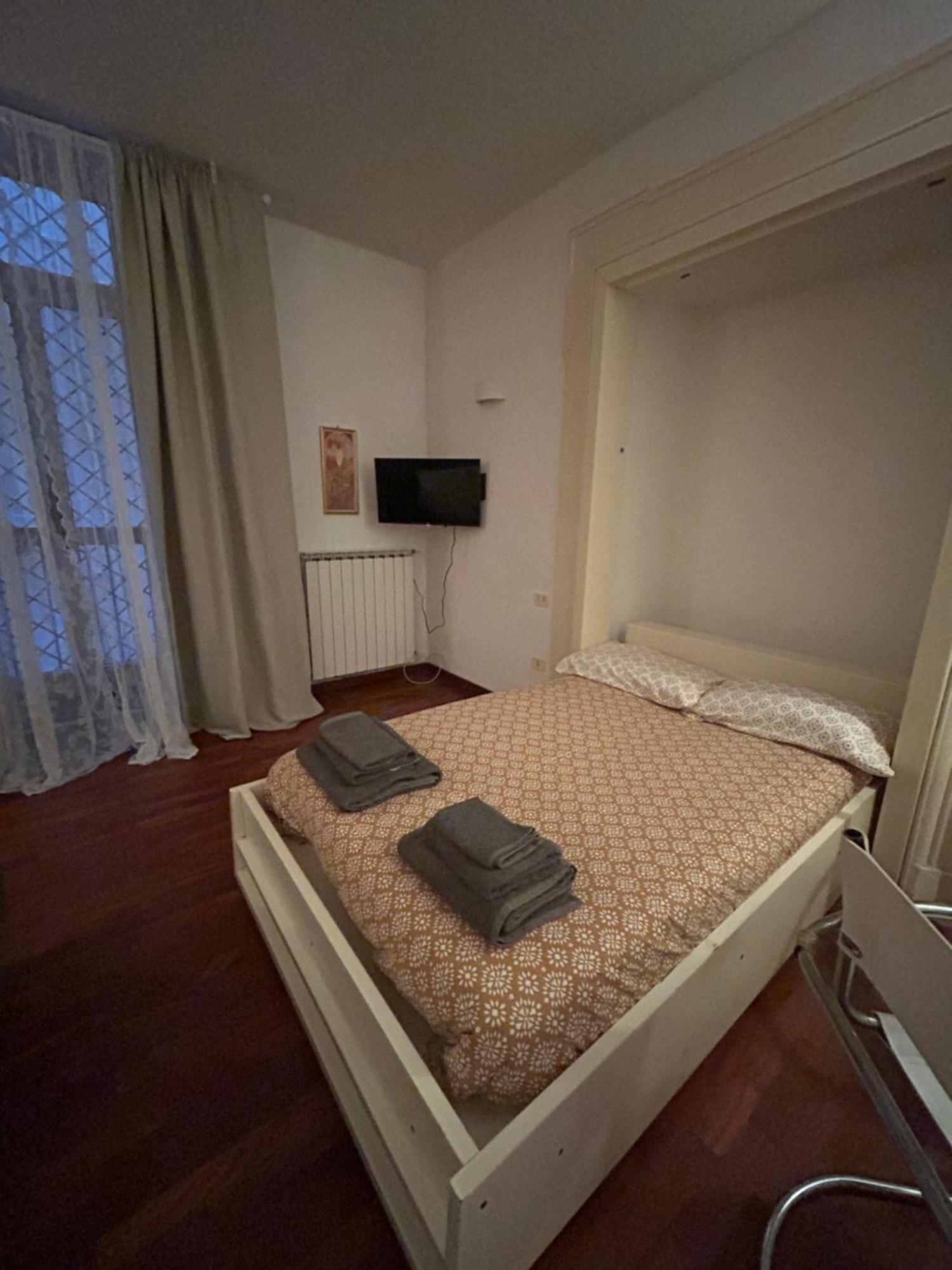 Anni Apartment Chiaia Napoli Bagian luar foto