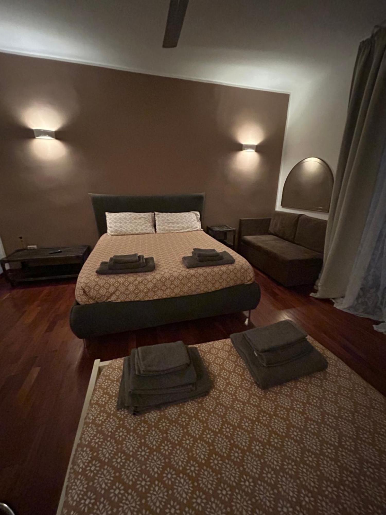 Anni Apartment Chiaia Napoli Bagian luar foto